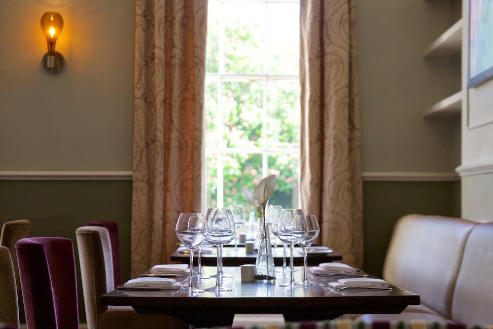 London Chigwell Prince Regent Hotel, BW Signature Collection Exterior photo