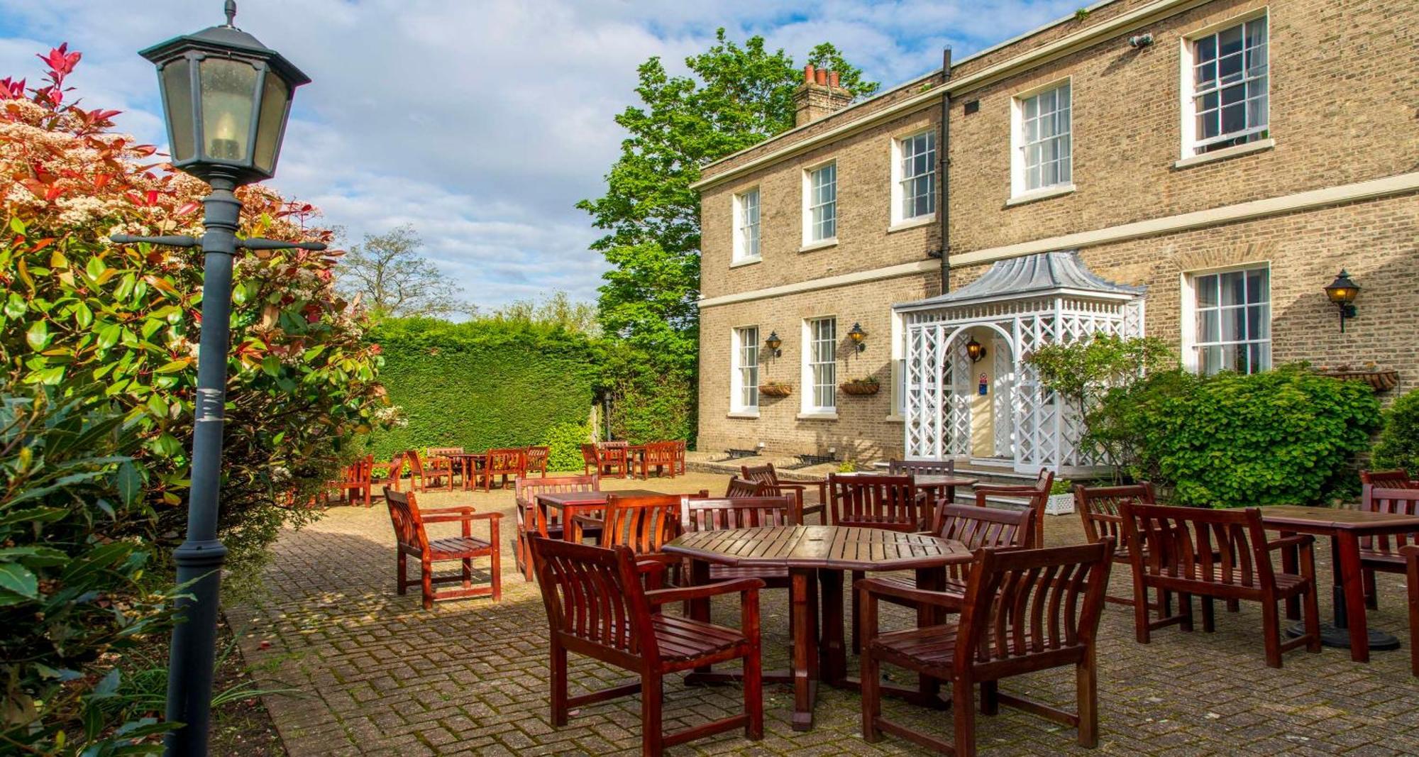 London Chigwell Prince Regent Hotel, BW Signature Collection Exterior photo