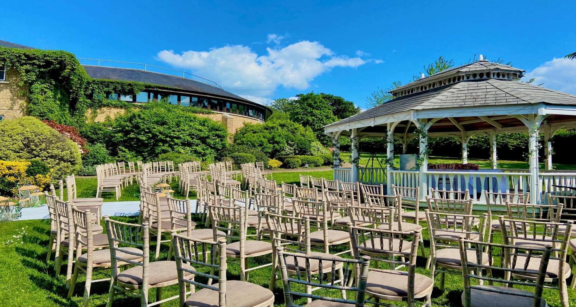 London Chigwell Prince Regent Hotel, BW Signature Collection Exterior photo