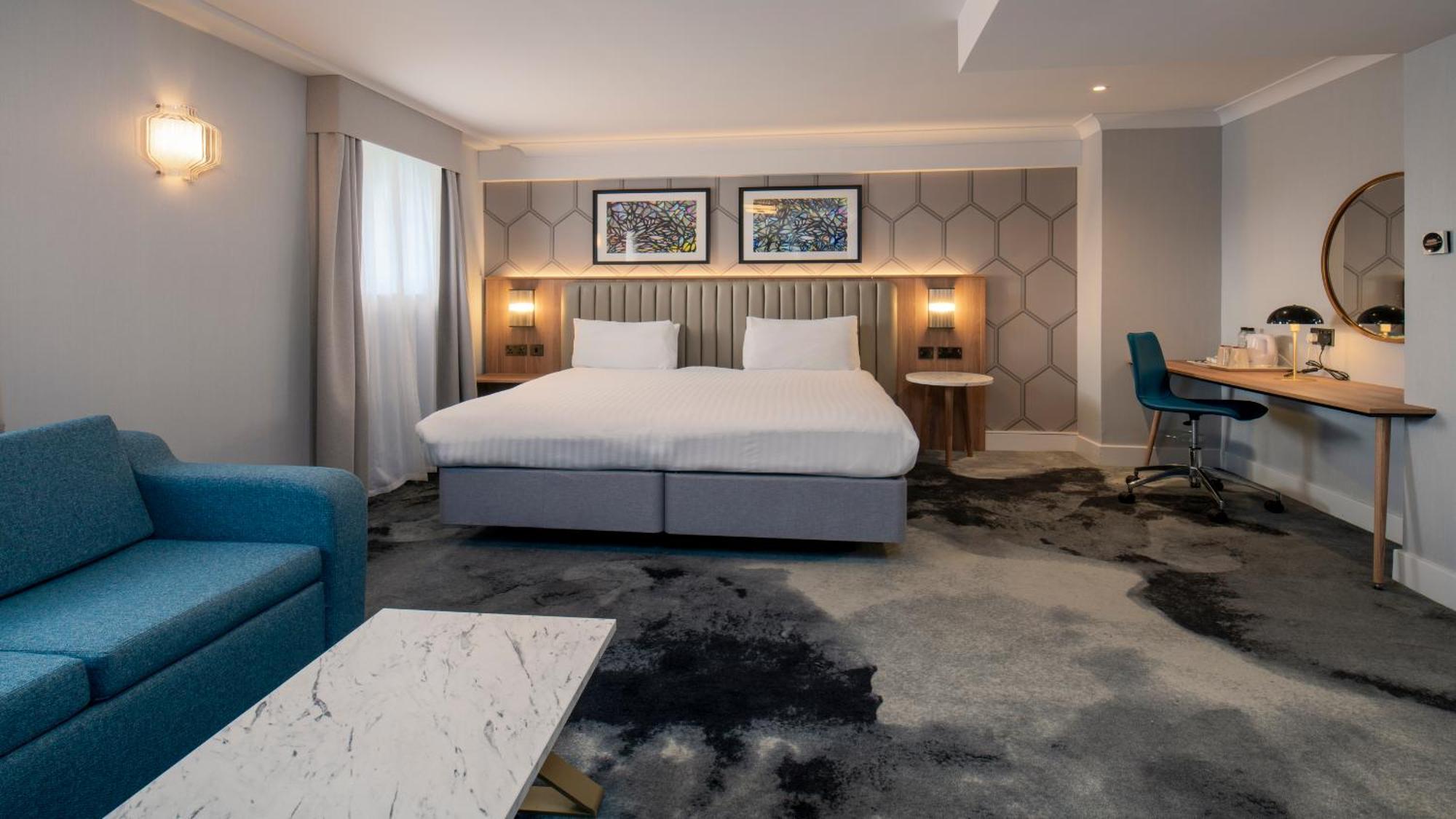 London Chigwell Prince Regent Hotel, BW Signature Collection Exterior photo